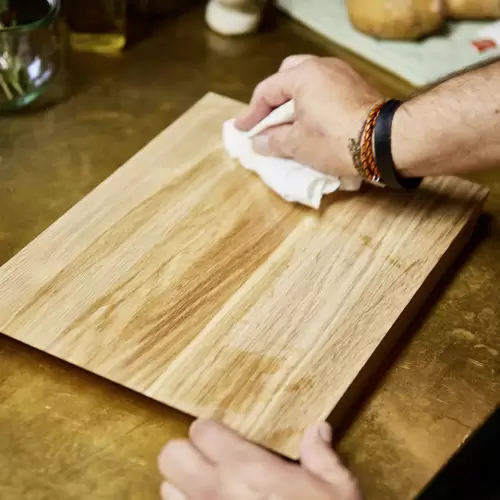 Siena HOME P41795 Schneidbrett 45° Griff Brescia, Eiche FSC® 100% Siena HOME P41795 Schneidbrett 45° Griff Brescia, Eiche FSC® 100%