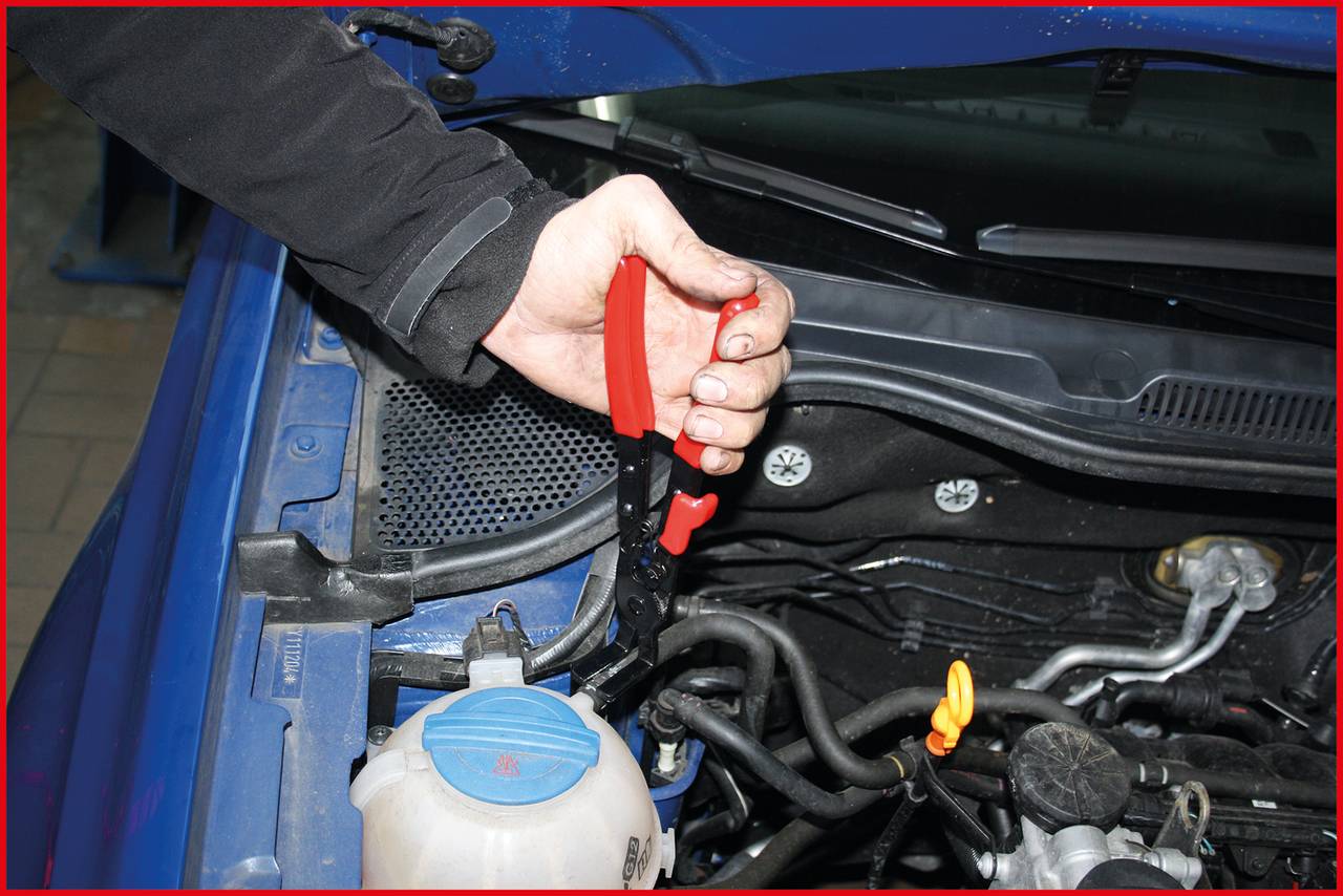 KS Tools 115.1182 Schlauchklemmenzange, abgewinkelt