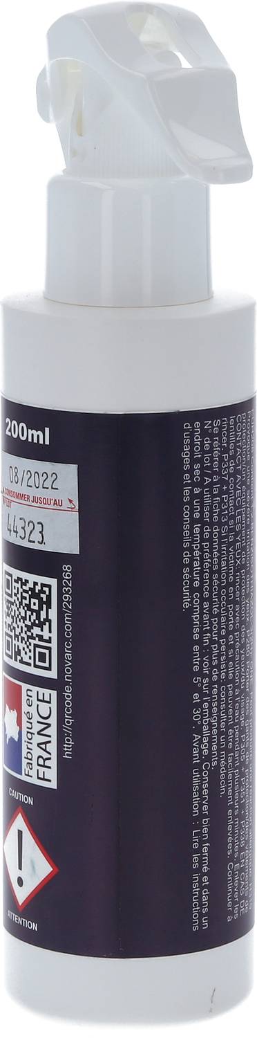 Weiße Sprühflasche mit 200 ml Volumen. Enthält Warnhinweis-Symbol und Herstellungsland Frankreich. Verfallsdatum: 08/2022.