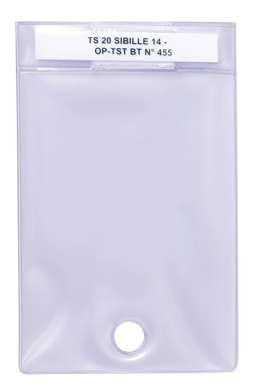 Kunststoff-Badge-Hülle mit Aufdruck 'TS 20 SIBILLE 14 - OP-TST BT N° 455'.
