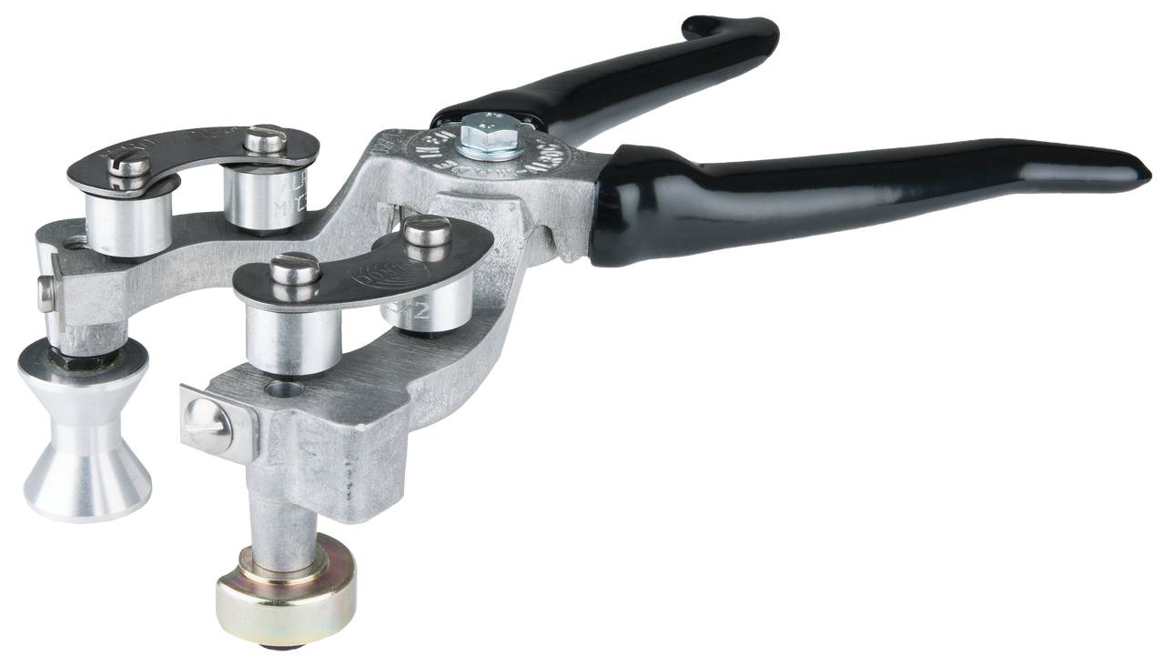 Eine Metallzange mit schwarzem Griff, spezialisiert für das Formen von Abkantungen. Hauptsächlich in der Metallbearbeitung verwendet.