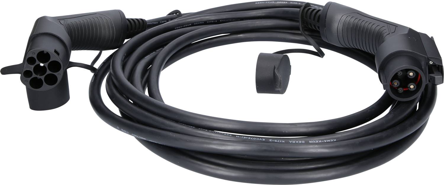 Langes, schwarzes Ladekabel für Elektrofahrzeuge mit zwei Steckern an den Enden auf weißem Hintergrund.