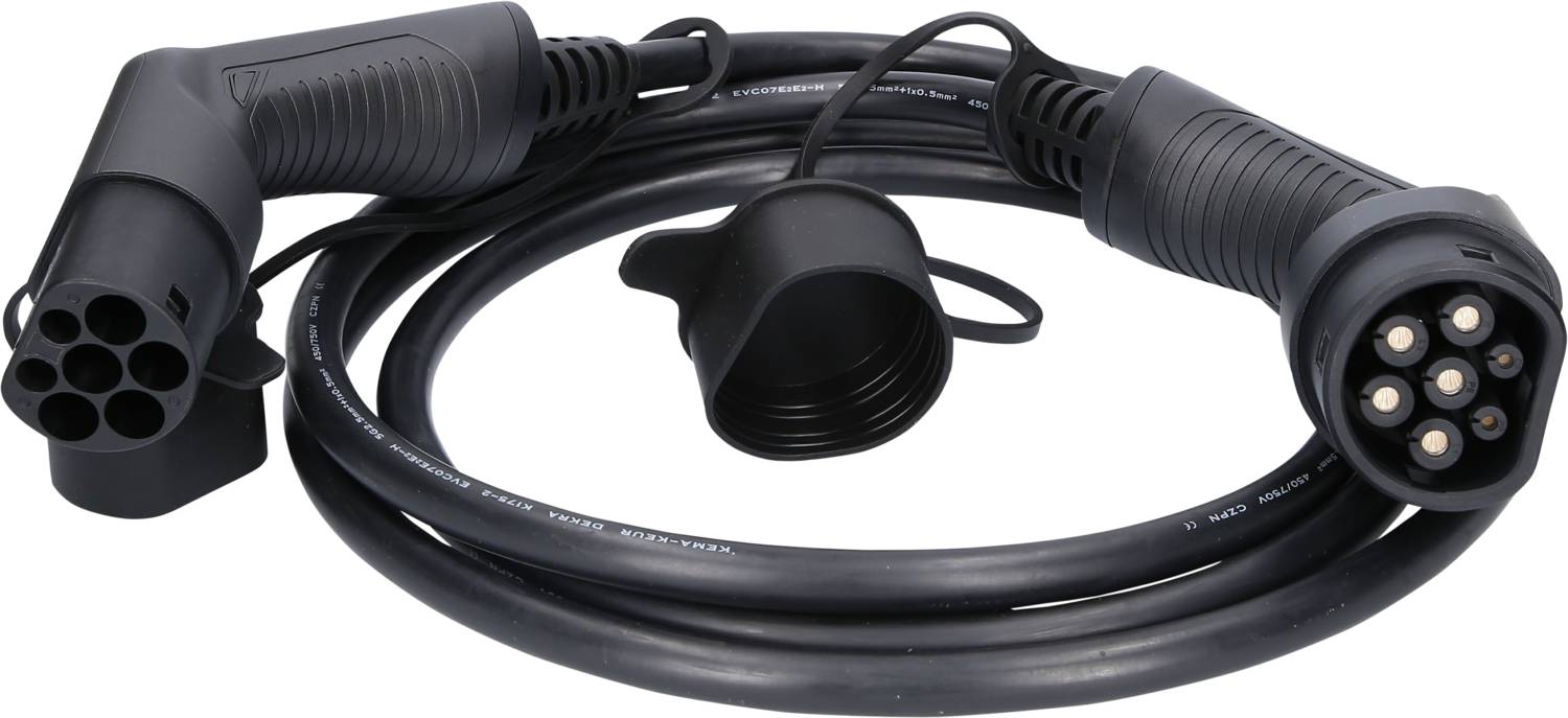 Ein schwarzes Ladekabel für Elektrofahrzeuge mit zwei Steckverbindungen. Geeignet für die Verbindung zwischen Fahrzeug und Ladestation.