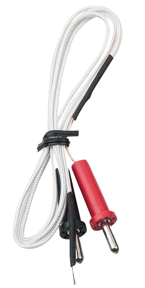 Weißes Kabel mit rotem und schwarzem Stecker, möglicherweise für elektronische Geräte verwendet.