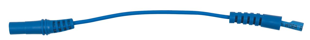 Ein blaues Kabel mit Steckverbindung an beiden Enden, das typischerweise für Elektrogeräte oder Netzwerke verwendet wird.