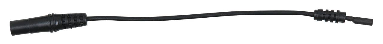 Ein schwarzes, flexibles Kabel mit runden Steckverbindungen an beiden Enden, möglicherweise für elektronische Geräte oder Stromversorgung.