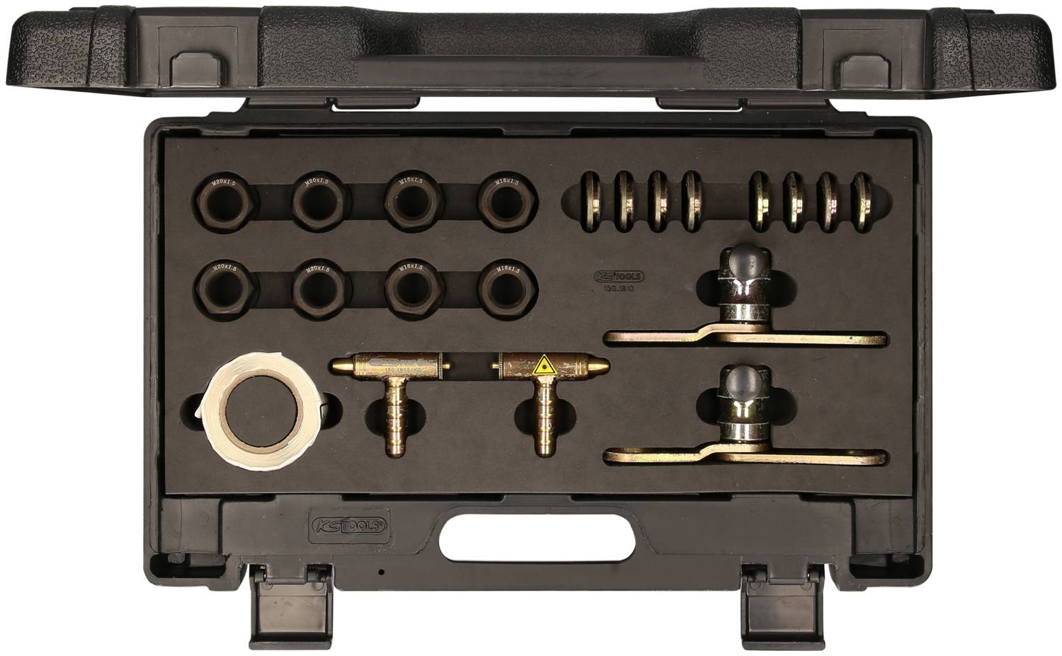 Werkzeugkoffer mit verschiedenen Aufsätzen und Werkzeugen. Enthält Schraubenschlüssel, Muttern und eine Rolle.