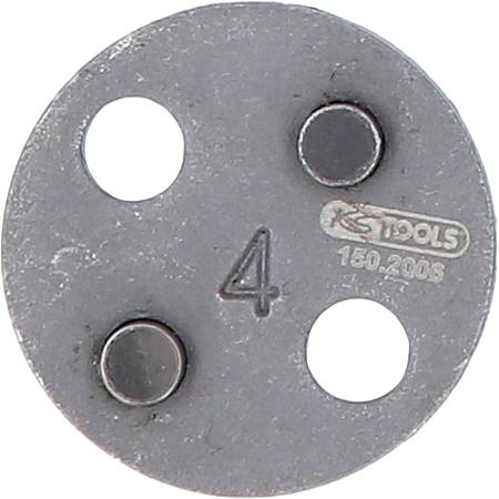Eine runde, metallische Platte mit drei Löchern und der Zahl '4' graviert. Rechts ein Logo und die Nummer '150.2005'.