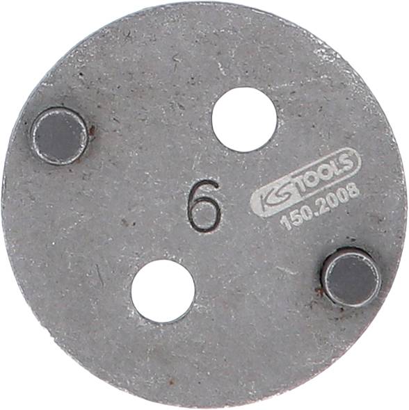 Metallplatte mit drei Löchern und einer Vertiefung. Beschriftung: 'KS Tools 150.2008', Zahl '6' in der Mitte.