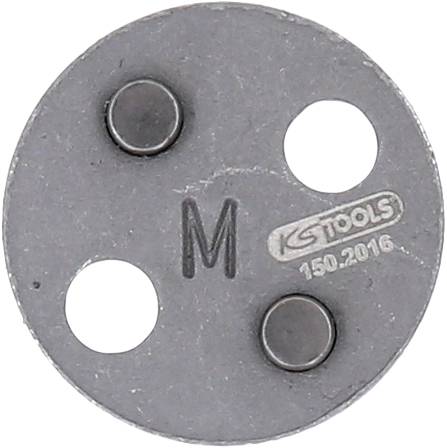 Runde Metallscheibe mit drei Eingriffspunkten und zwei Löchern, Aufschrift 'M' und 'KS Tools 150.2016'. Werkzeugteil.