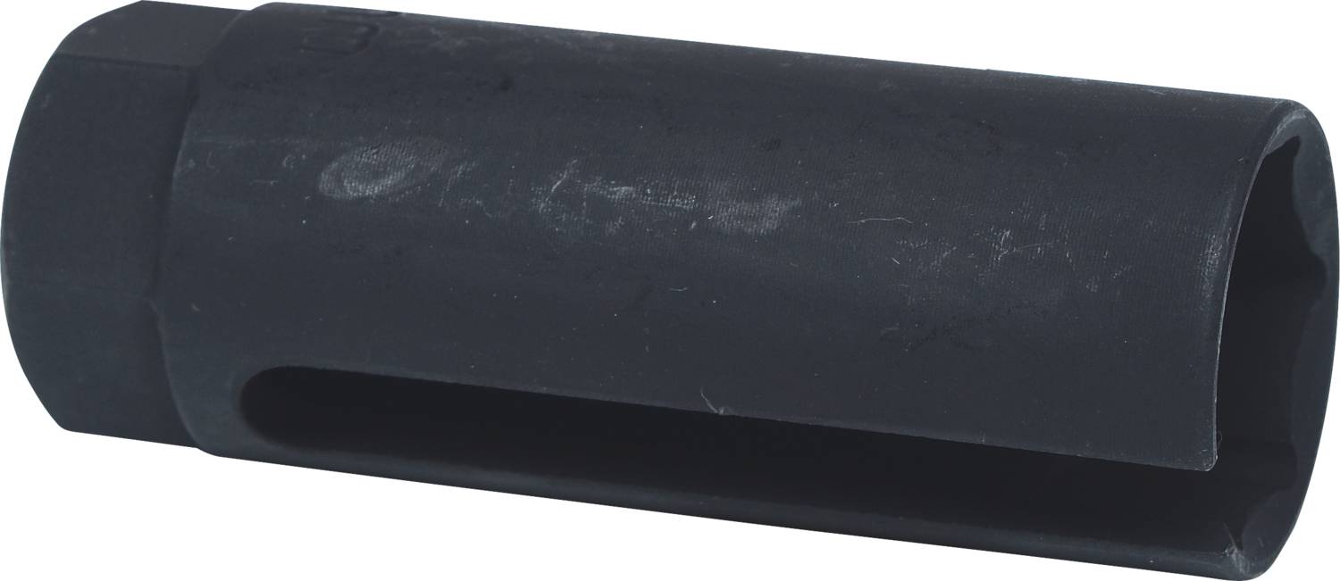 Ein schwarzer, zylindrischer Metalladapter mit einem länglichen Schlitz entlang der Seite. Der Adapter hat eine sechseckige Basis.