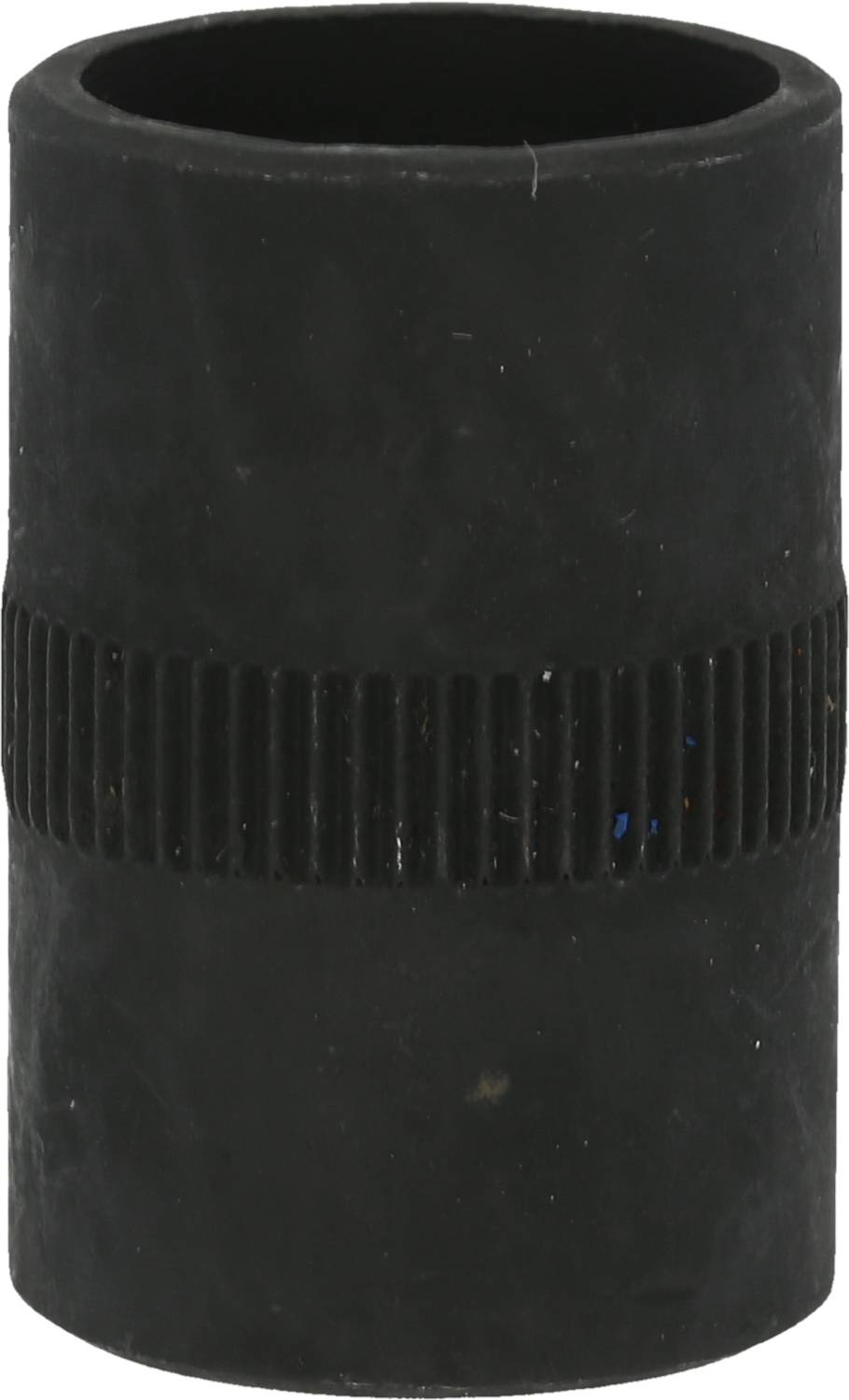 Ein schwarzer, zylindrischer Adapter mit geriffeltem Mittelteil möglicherweise zum Verbinden von Schläuchen oder Rohrsystemen.