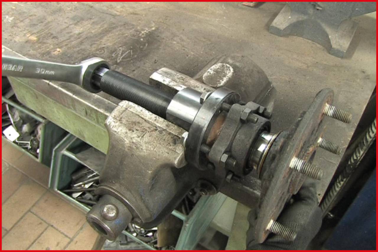 KS Tools 150.2370 Radlager-Werkzeug-Satz für Ford Transit, 17-tlg