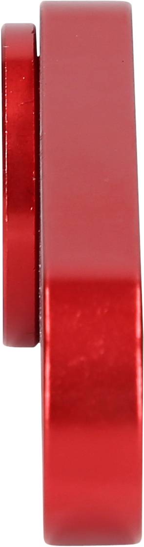 Rote, metallische, rechteckige Form, von der Seite gesehen.