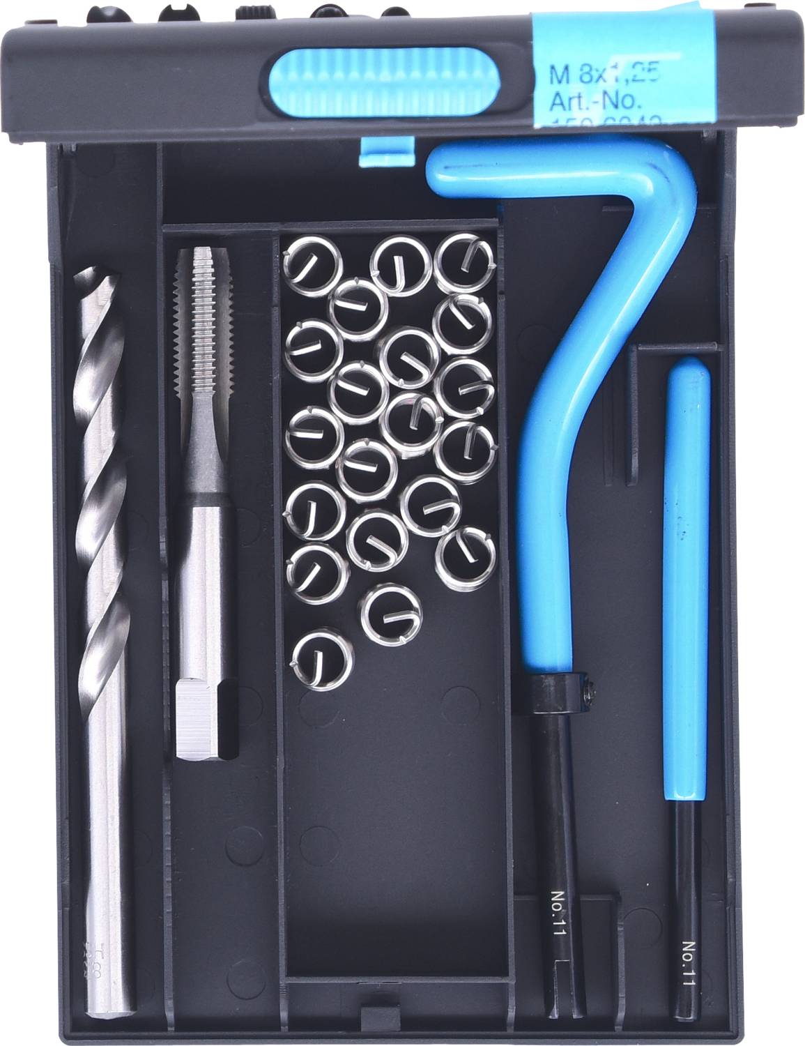 Ein Set von Schrauberwerkzeugen mit Bohrer, Schraubenschlüssel und Schrauben in einem schwarzen Etui, teilweise in Blau hervorgehoben.
