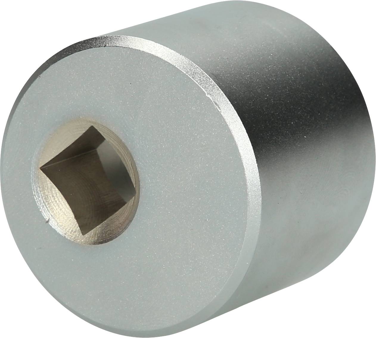 Silbernes Metallobjekt mit zylindrischer Form und quadratischer Öffnung an einer Seite.