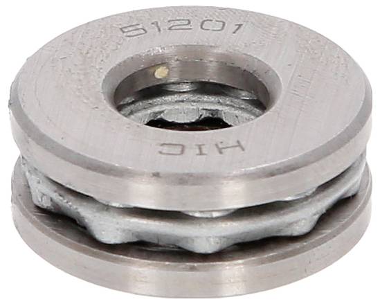 Nahaufnahme einer Metalllagerbuchse oder Unterlegscheiben-Baugruppe mit gestempelten Angaben '51207' und 'HIC' auf dem oberen Ring.