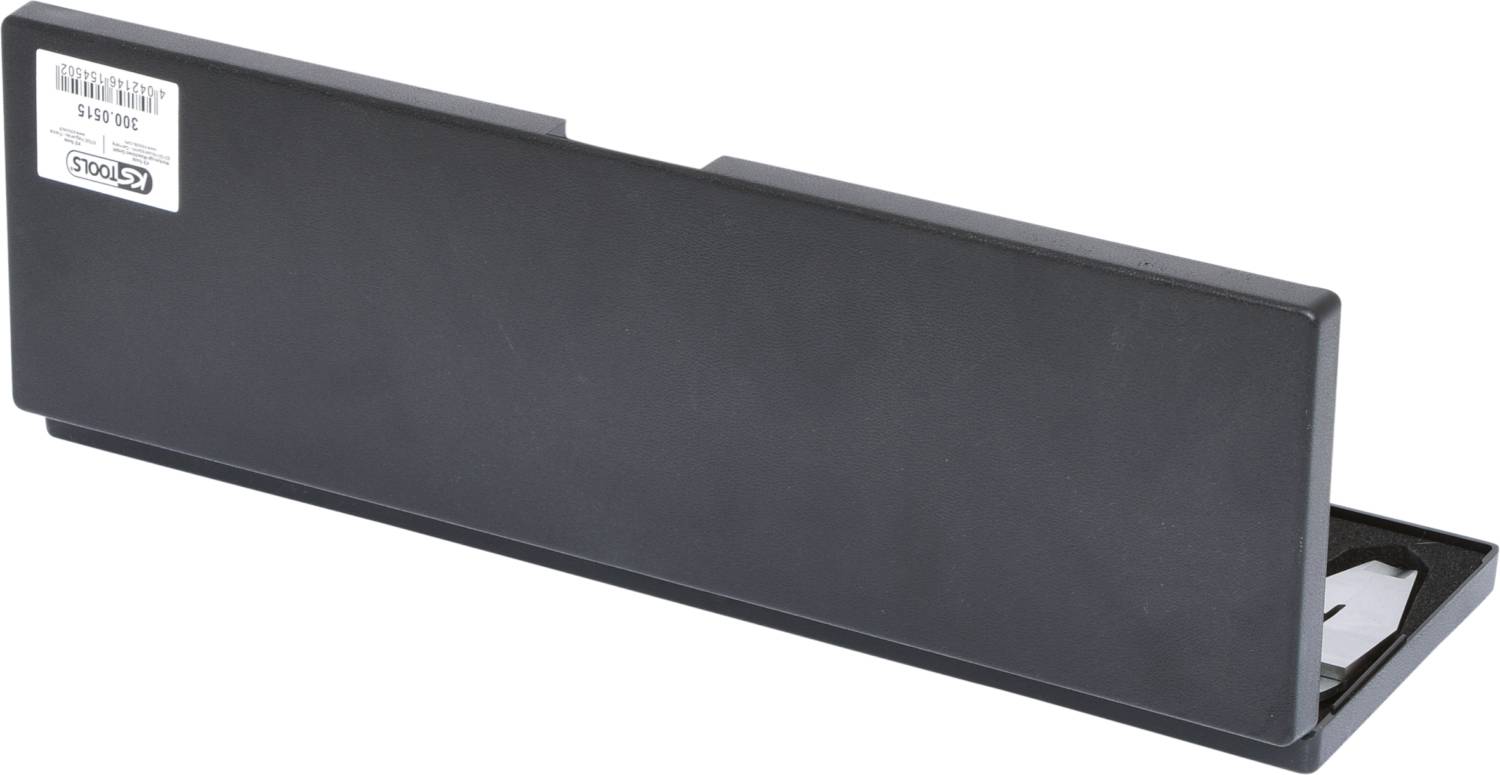 Eine schwarze Speichereinheit mit einem Etikett links oben. Eignet sich zur Speicherung von Baumaterial-Daten in einem digitalen Format.