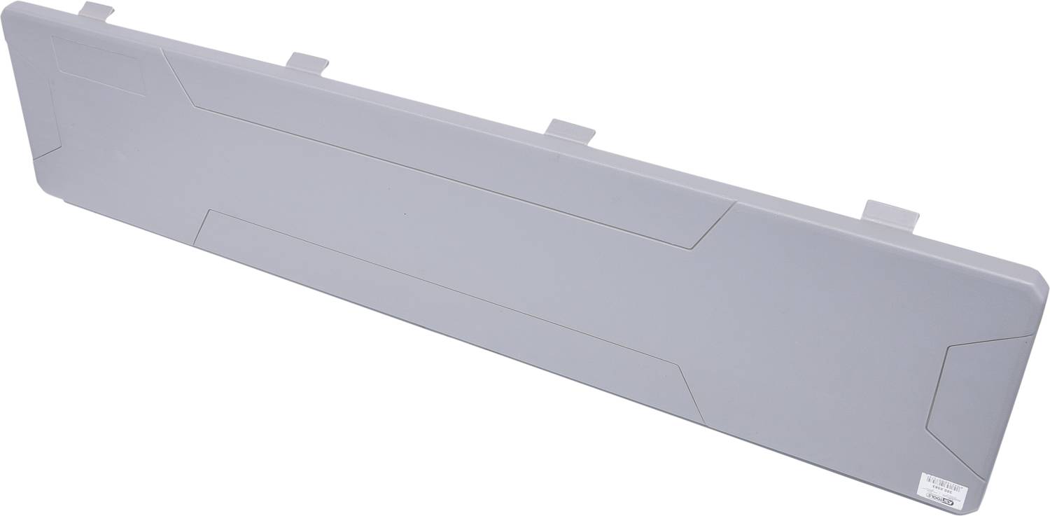 Graue rechteckige Kunststoffabdeckung mit leichten Erhebungen und Kanten, vermutlich Teil eines technischen Geräts oder Möbels.