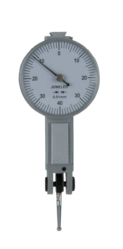 Ein Messgerät mit einer analogen Skala von 0 bis 40, abgestuft in 0,01 mm-Schritten. Zeiger zeigt auf ungefähr Null.