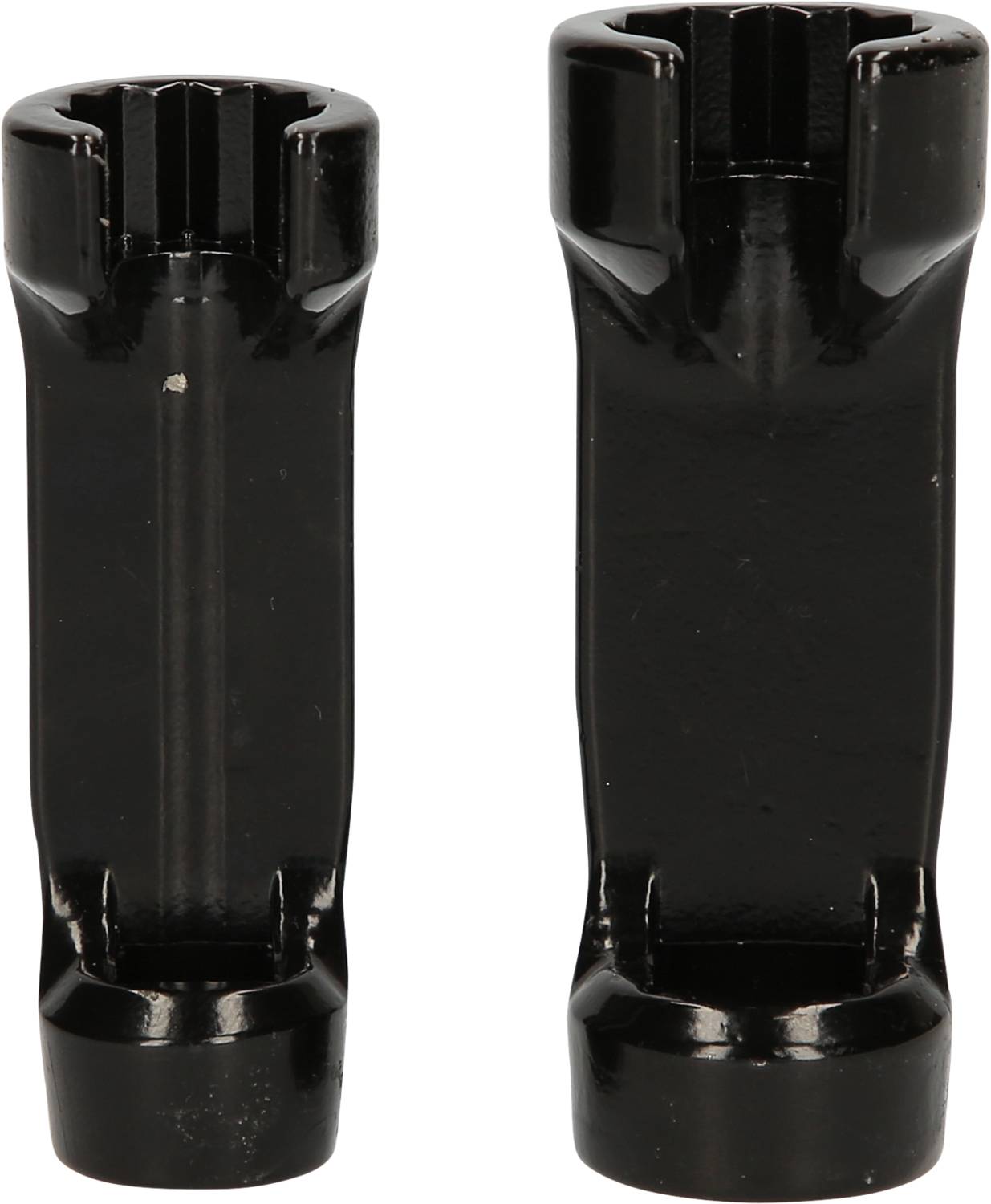 Zwei schwarze Schlagsteckschlüssel in unterschiedlichen Größen nebeneinander. Beide Werkzeuge haben gezackte Enden.
