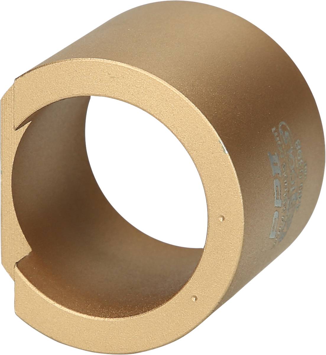 Ein goldfarbener, zylinderförmiger Metallring mit Einkerbungen, möglicherweise ein mechanisches Bauteil oder Adapter.