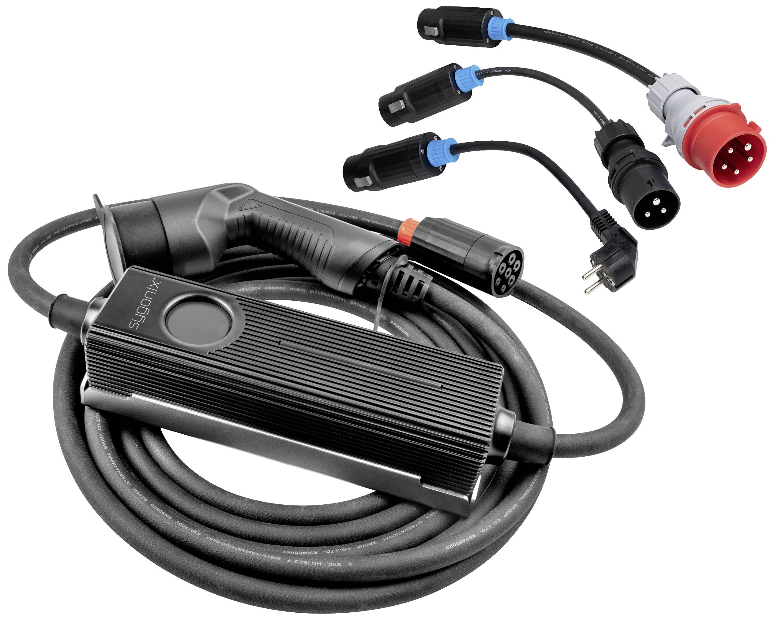 Elektroauto-Ladekabel mit mehreren Steckaufsätzen für verschiedene Steckdosen. Geeignet für flexibles Laden unterwegs.