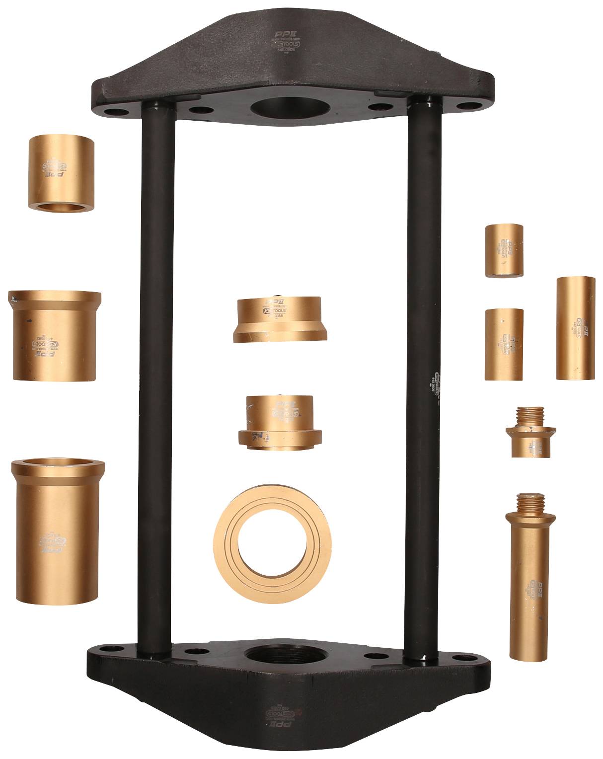Einzelne mechanische Teile in einer symmetrischen Anordnung an einem schwarzen Gestell, vermutlich Teil eines Maschinenbausatzes.