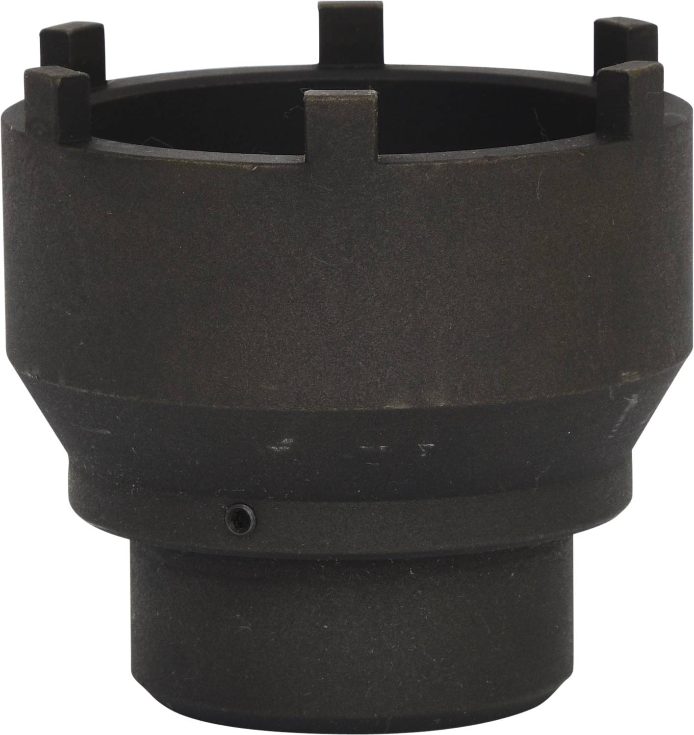 Ein schwarzes, zylindrisches Werkzeug mit mehreren Zinken am oberen Ende, möglicherweise ein Adapter oder eine spezielle Vorrichtung.