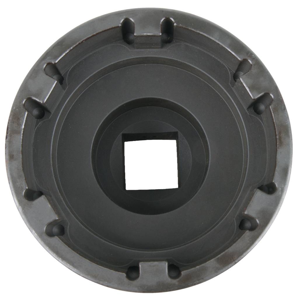 Ein schwarzes Bauteil mit rundem, geriffeltem Rand und quadratischer Öffnung in der Mitte, vermutlich eine Abdeckung oder ein Adapter.