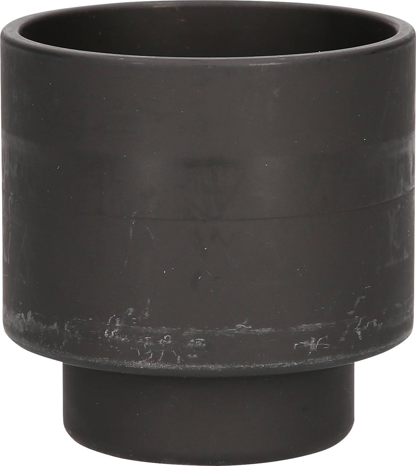 Dunkelgrauer zylindrischer Metalltopf, glatt und matt, mit leicht abgenutzten Kanten.