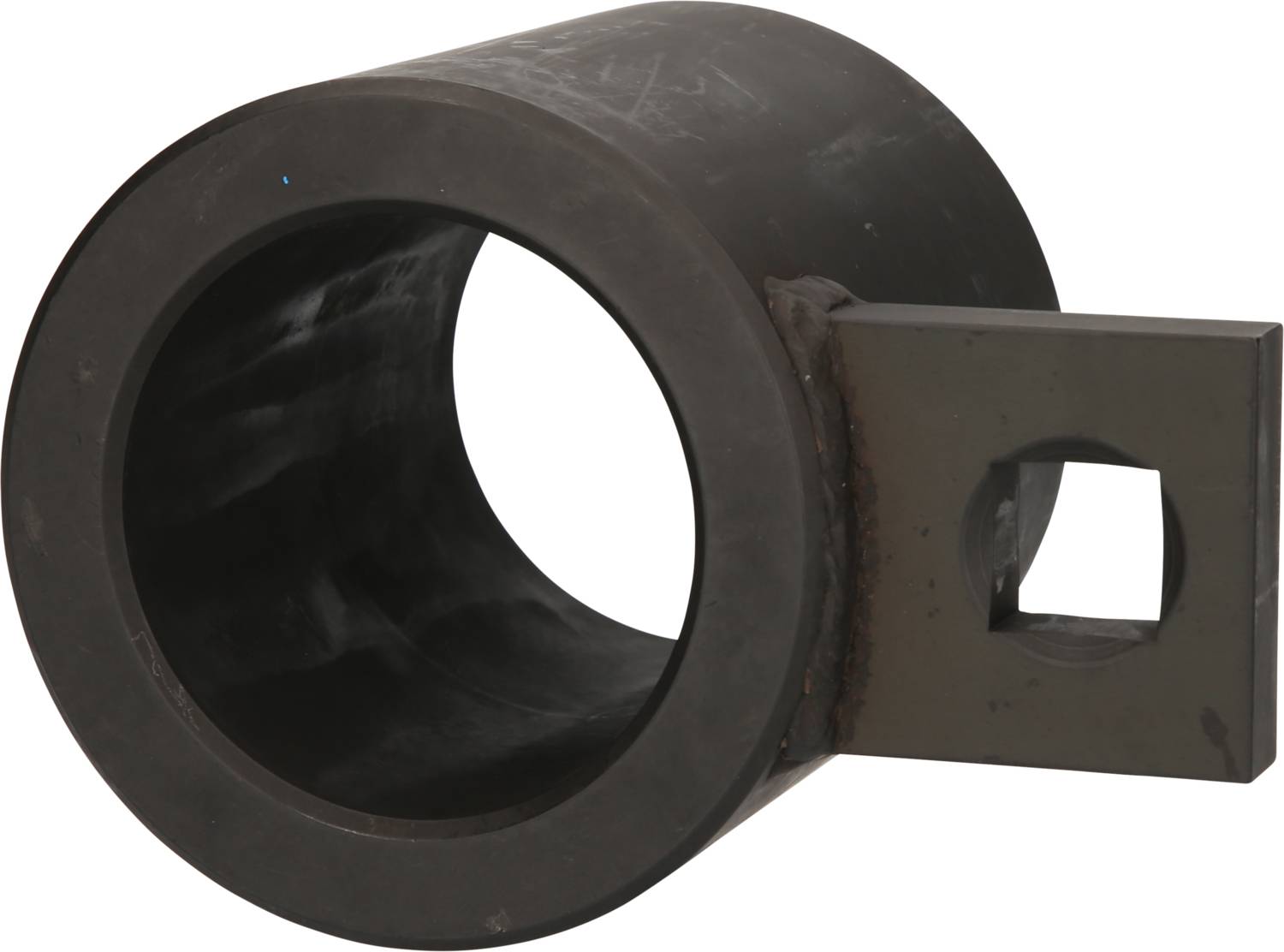 Ein zylindrisches Metallteil mit einem großen runden Loch und einem rechteckigen Ausleger mit einem quadratischen Loch.