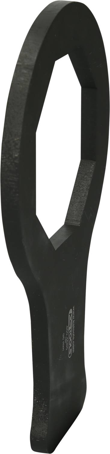 Ein schwarzer, massiver Ringschlüssel mit sechseckigem Innenprofil, geeignet für große Schraubverbindungen, Werkzeugcharakter.