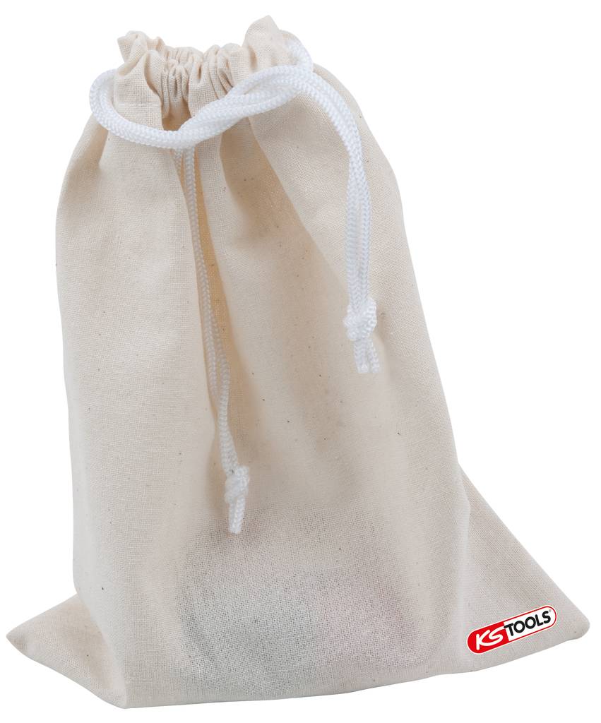 Ein weißer Stoffbeutel mit Kordelzug trägt ein kleines rotes Logo mit der Aufschrift 'KS TOOLS' in einer Ecke.