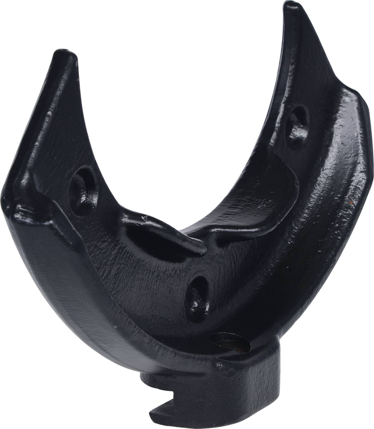 Ein schwarzes, gebogenes metallisches Objekt mit mehreren Löchern, möglicherweise ein Befestigungselement oder Teil einer Maschine.