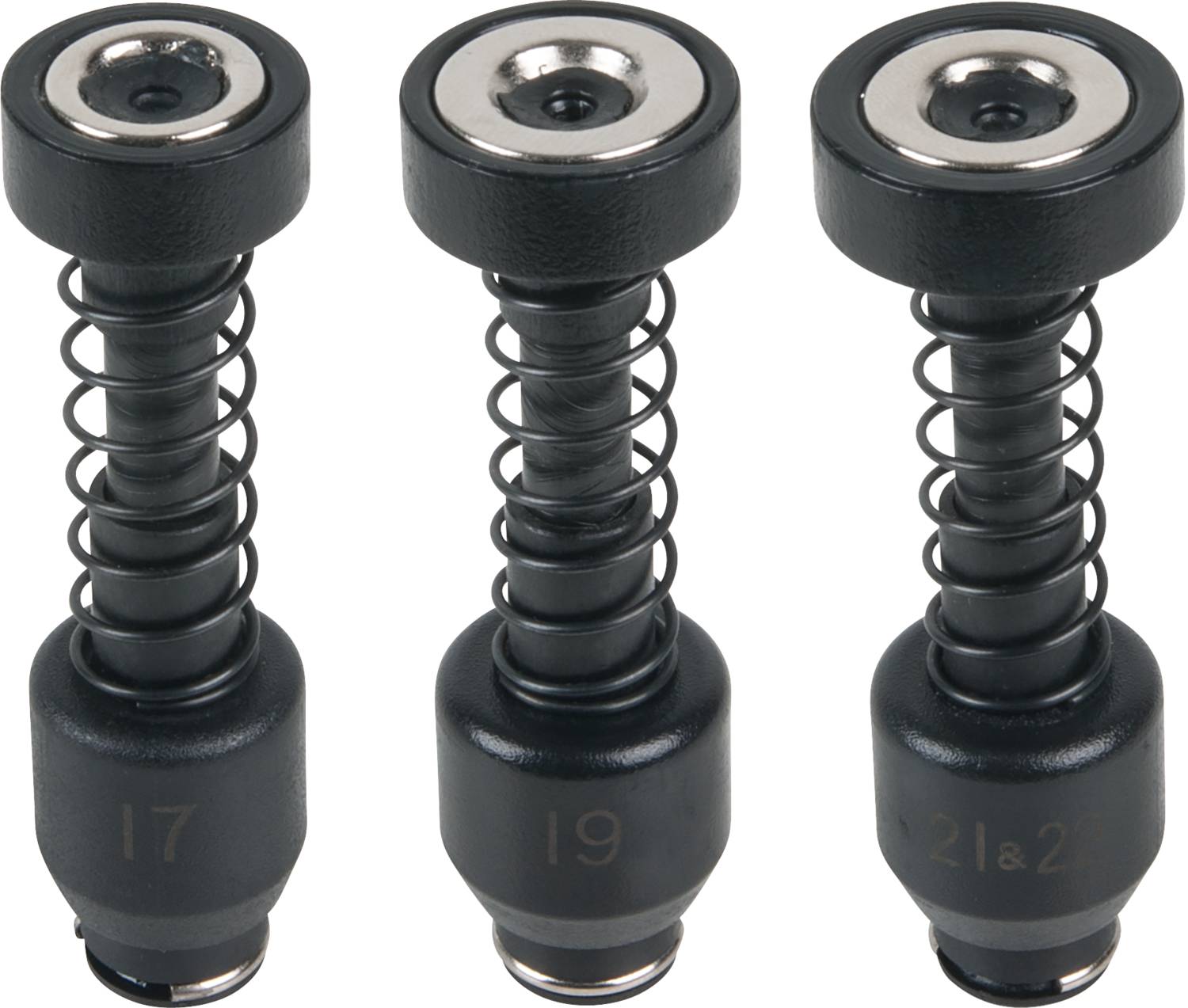 Drei schwarze Düsen mit Zahlen 17, 19 und 21&23. Sie haben Metallfedern und runde, flache Köpfe.