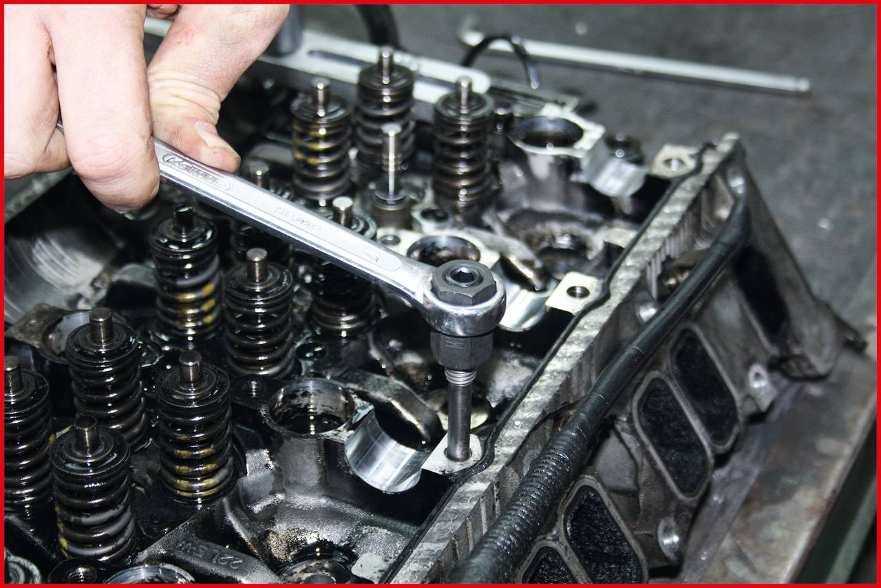 KS Tools 670.0255 Stehbolzen Aus- und Eindrehwerkzeug-Satz, 12-tlg