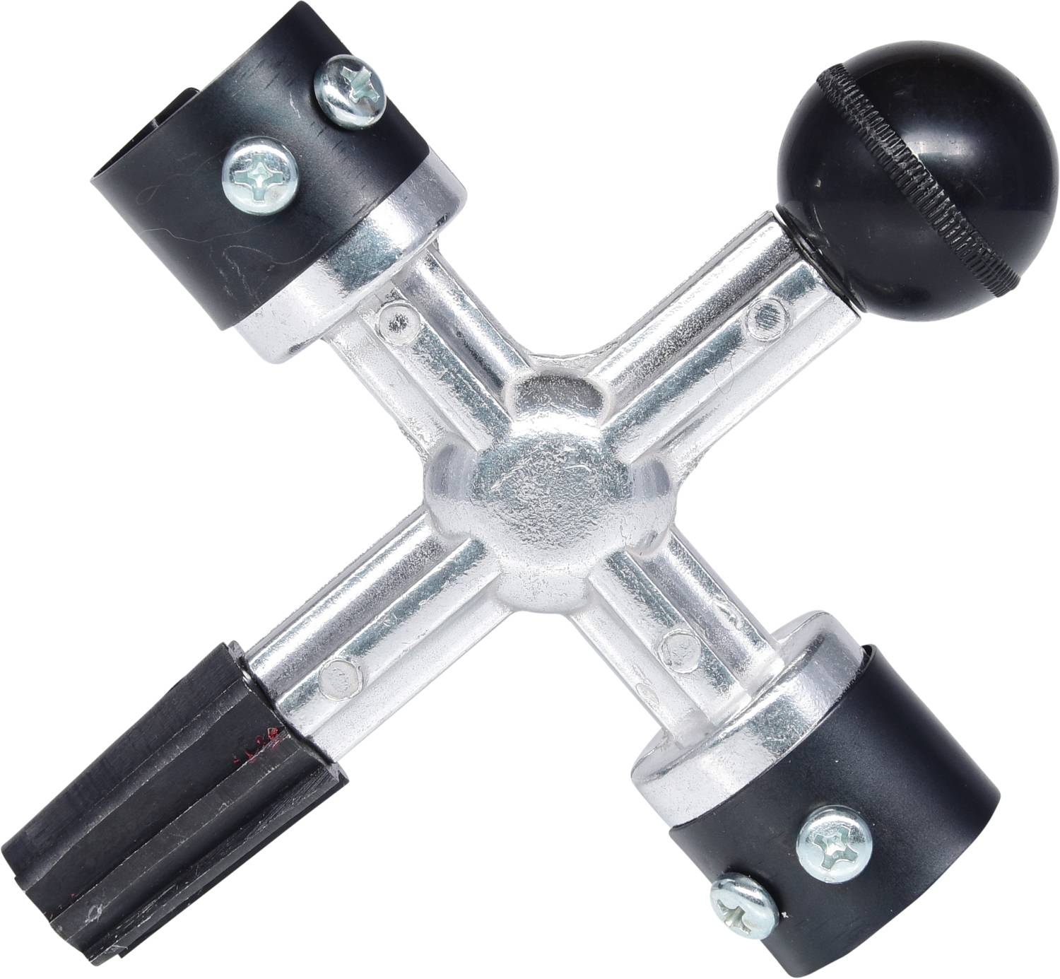 Metallschlüssel mit X-Form, kugelförmigem Griff und vier unterschiedlich geformten Enden, dient zum Öffnen von Technikschränken.