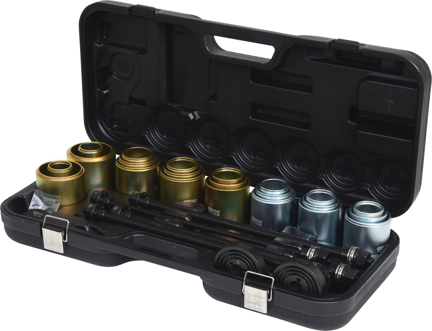 Ein offener Werkzeugkoffer mit verschiedenen Metallbuchsen und Werkzeugen. Geeignet für Mechaniker zur Achsvermessung.