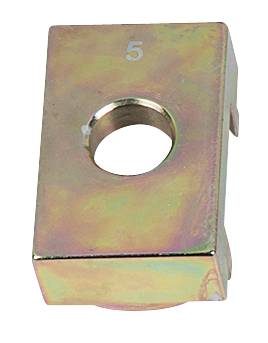 Metallblock mit zentralem Loch und der Zahl '5' oben eingraviert.