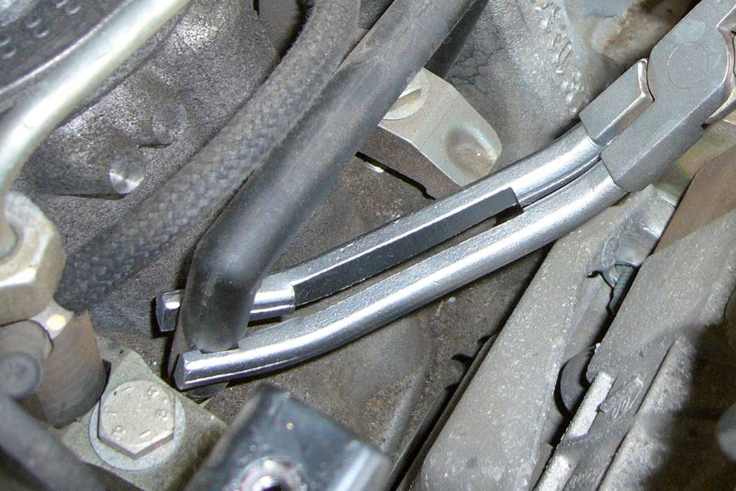 Brilliant Tools BT566003 Glühkerzenstecker-Zange, abgewinkelt