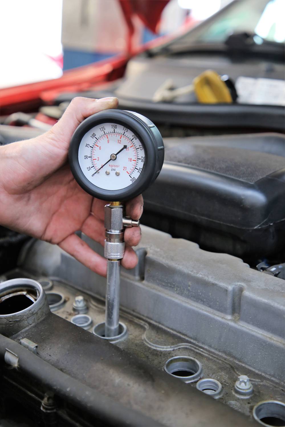 Brilliant Tools BT581100 Kompressionstester-Satz für Benzin Motoren, 8-tlg