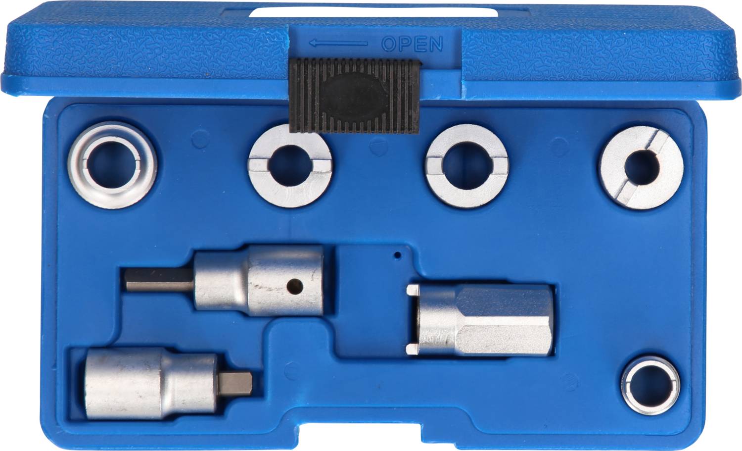 Blauer Werkzeugkasten mit sechs silbernen Stecknüssen in verschiedenen Größen, geeignet für präzise Schraubarbeiten.