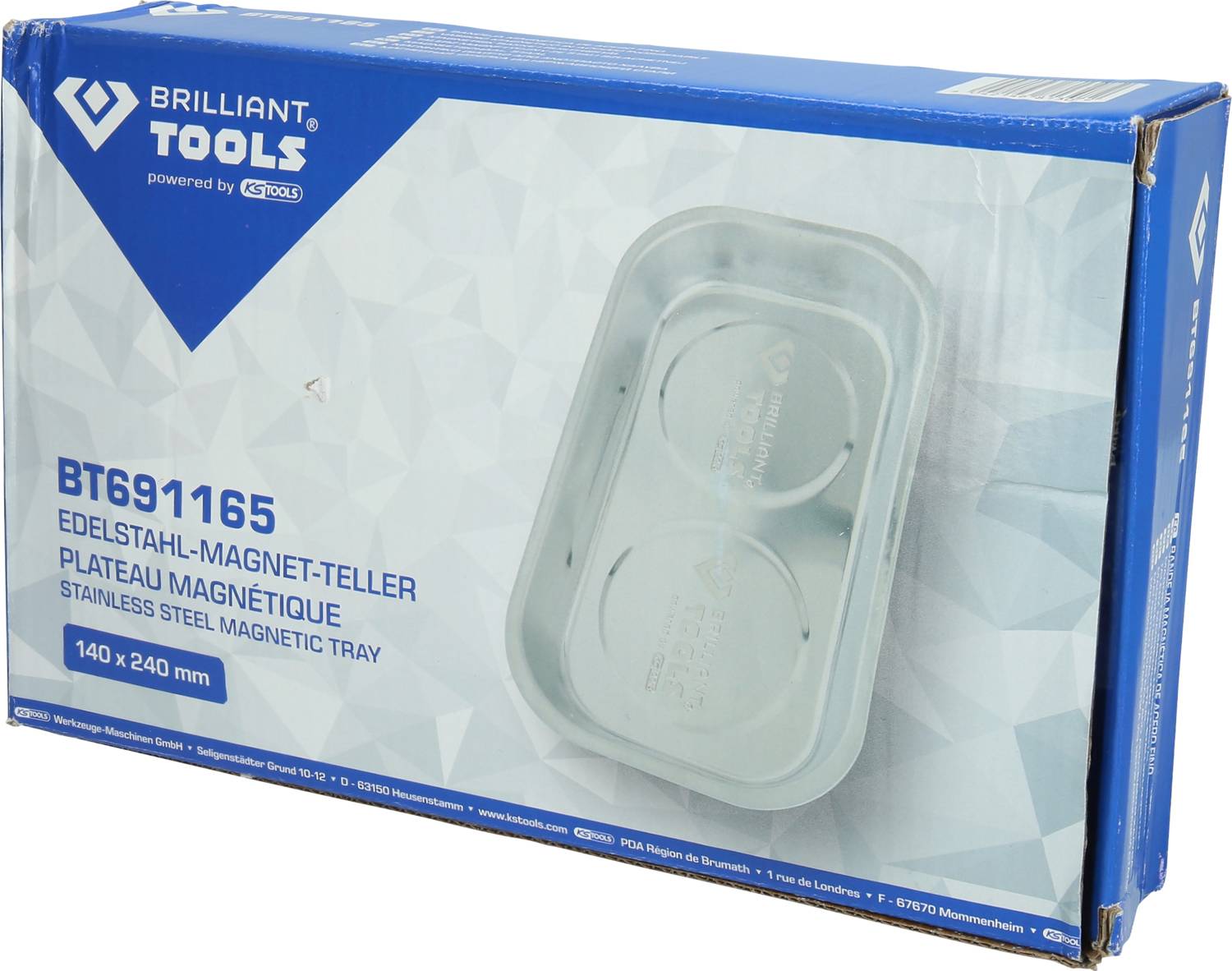 Verpackung eines Edelstahl-Magnettellers von 'Brilliant Tools' mit den Maßen 140 x 240 mm, präsentiert im blauen Karton.