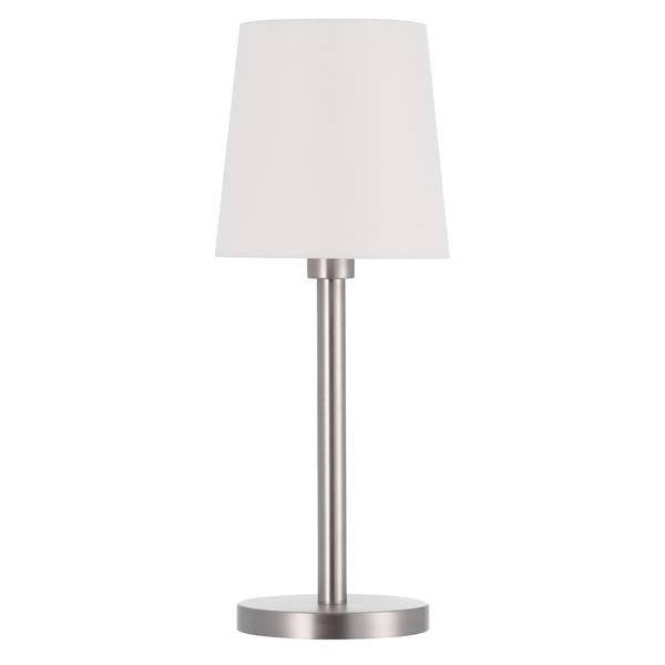 Moderne Tischlampe mit silbernem Metallfuß und weißem Schirm, geeignet für Wohn- oder Arbeitsräume.