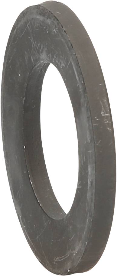 Ein schwarzer, flacher Ring aus einem festen Material, leicht geneigt.