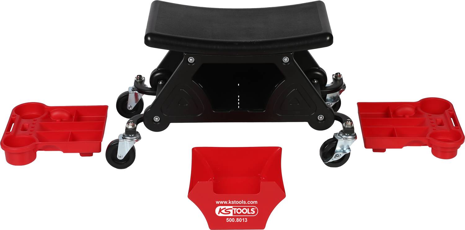 Schwarze Werkzeug-Rollbank mit vier Rädern, umgeben von roten abnehmbaren Ablageschalen für Werkzeug. Markenlogo vorhanden.