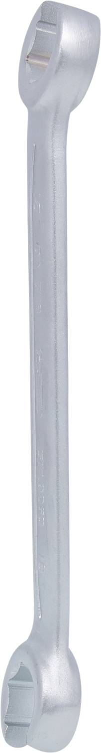 Ein silberner Gabelschlüssel mit einem offenen Ende und einem geschlossenen Ringende. Werkzeug zur Befestigung von Muttern und Schrauben.