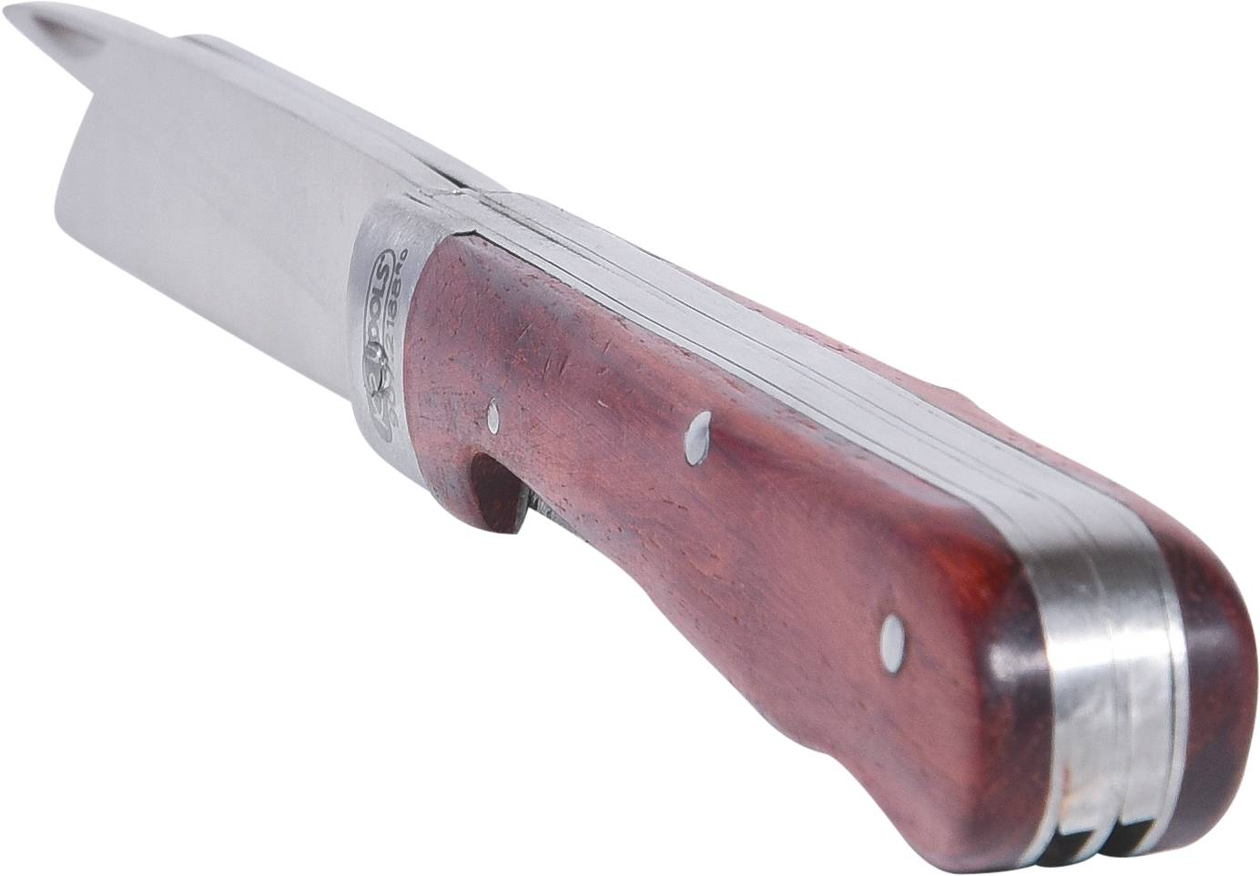 Ein Taschenmesser mit Holzgriff und metallischer Klinge in geöffneter Position, oft verwendet für Schneidarbeiten unterwegs.