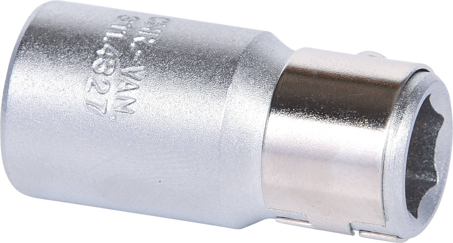 Dies ist eine silberne Stecknuss mit runder Öffnung, geeignet für Schrauben und Muttern. Sie hat eine matte Metalloberfläche.